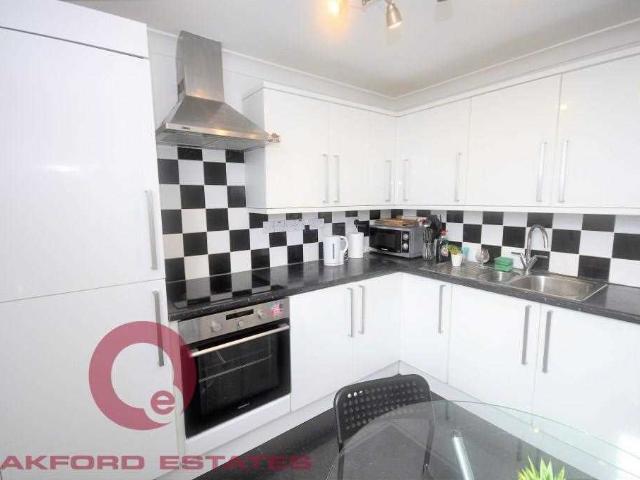 Flat for rent in Kennington, Greater London