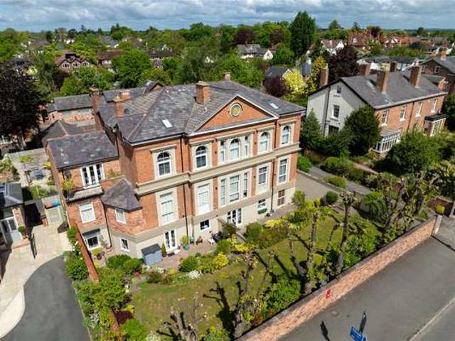 Flat for rent in Hough Green, Two Mills