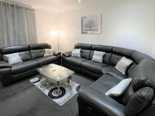 Flat for rent in Househillwood, Scotland