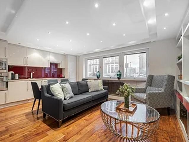 Flat for rent in Victoria, Greater London