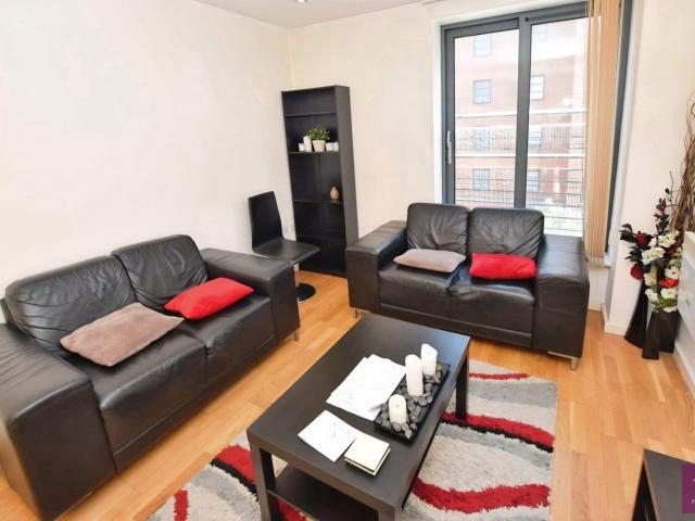 Flat for rent in First Street, Manchester