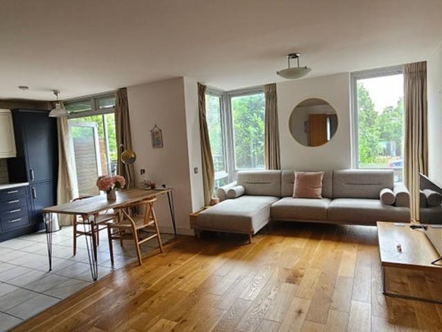 Flat for rent in Notting Dale Village, Greater London