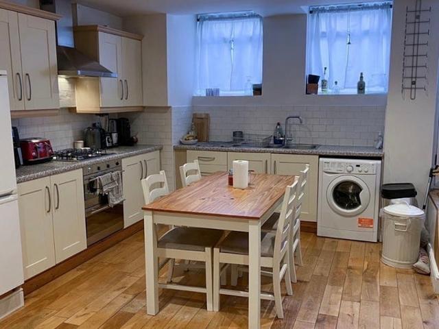 Flat for rent in London Borough of Wandsworth, Greater London