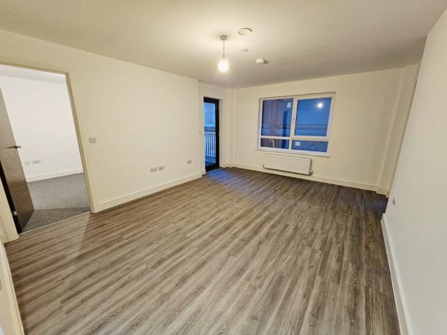 Flat for rent in Chinatown, Calderstones