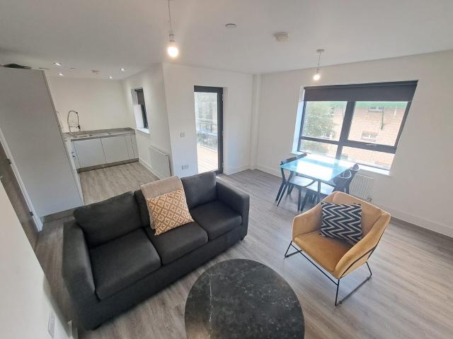 Flat for rent in Chinatown, Calderstones