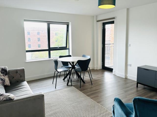 Flat for rent in Chinatown, Calderstones