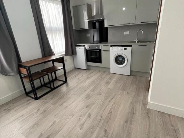 Flat for rent in Edmonton, Greater London