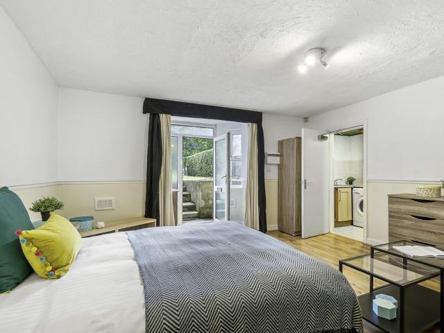 Flat for rent in Hyde Park, Leeds