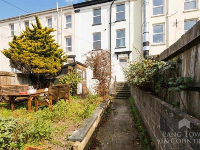 Flat for rent in Mount Wise