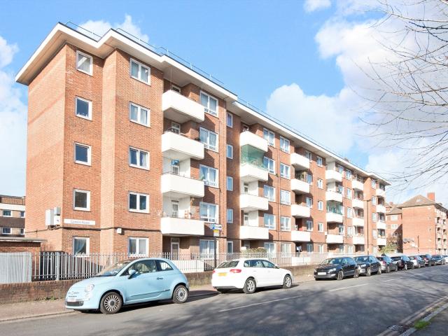 Flat for rent in London Borough of Lewisham, New Cross