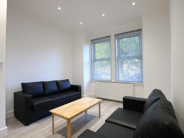 Flat for rent in Dudden Hill, Greater London