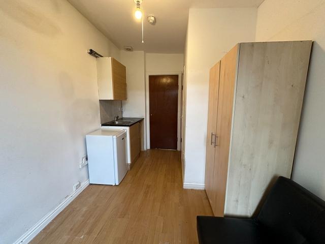 Flat for rent in Dudden Hill, Greater London