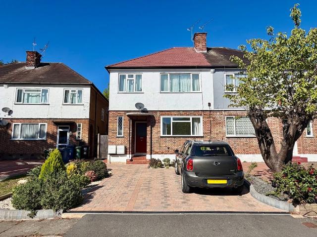 Flat for rent in Lane, Greater London