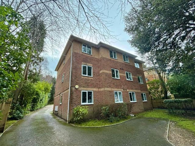 Flat for rent in Alder Hills, Poole