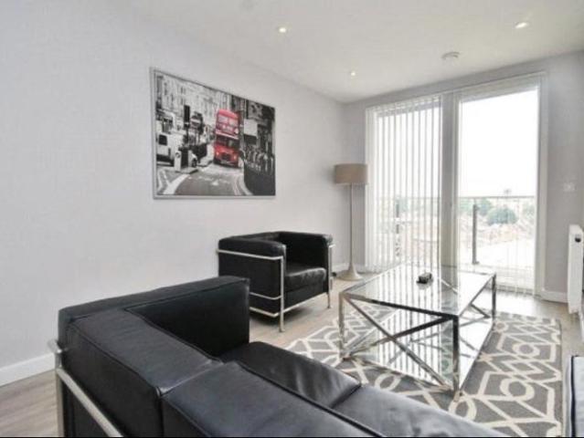 Flat for rent in London Borough of Croydon, Greater London