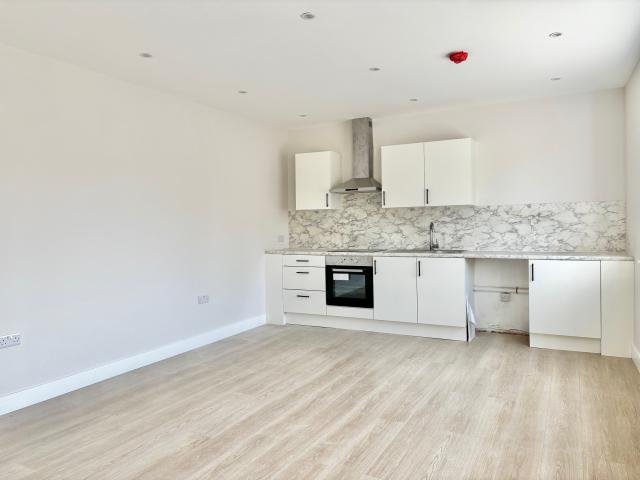 Flat for rent in Combs Ford, Bedingfield