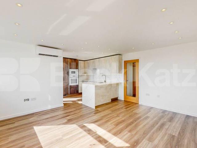 Flat for rent in West Hampstead, Greater London