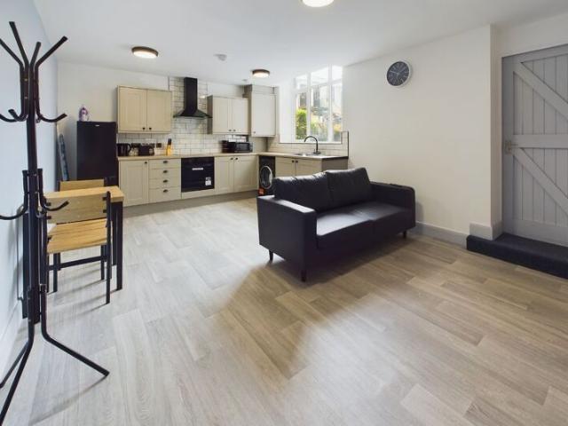 Flat for rent in Four Lane Ends, Blackburn