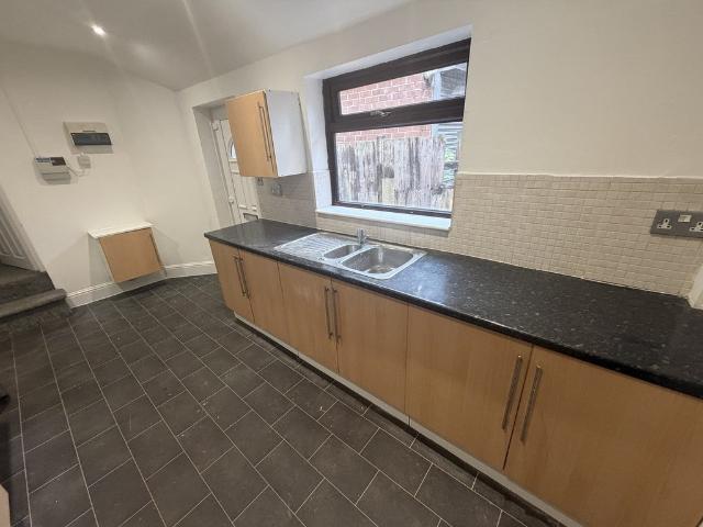 Flat for rent in Outwood Gate, Bury