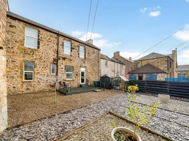 Flat for rent in Bathgate, West Lothian