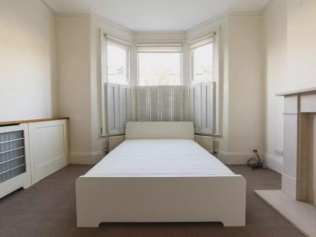 Flat for rent in Westbourne Green, Greater London