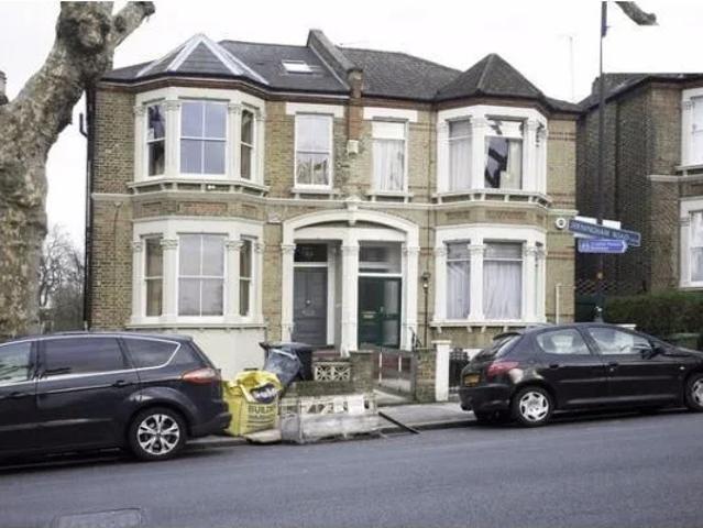 Flat for rent in London Borough of Lewisham, Greater London