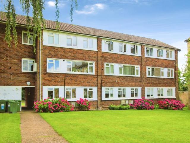 Flat for rent in Five Acres, Hertfordshire