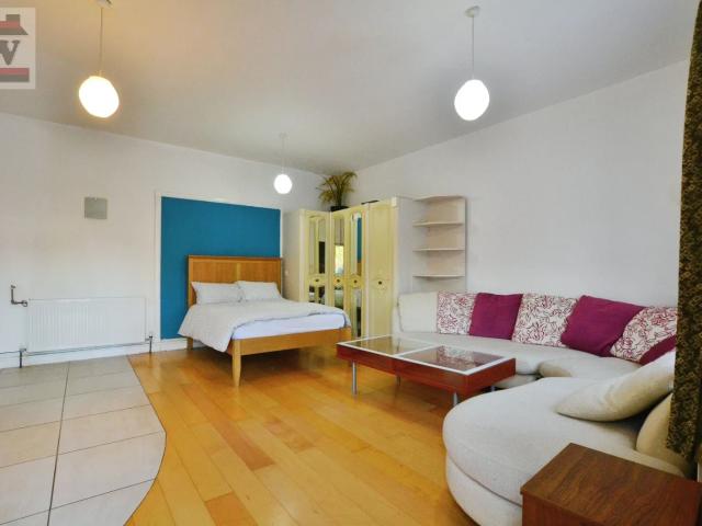 Flat for rent in London Borough of Hounslow, Osterley
