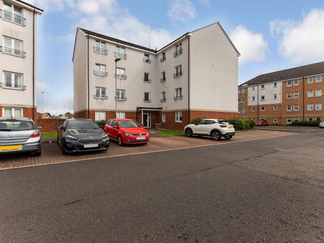 Flat for rent in Forgewood, Motherwell