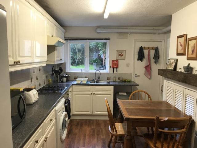 Flat for rent in Binstead, Ryde