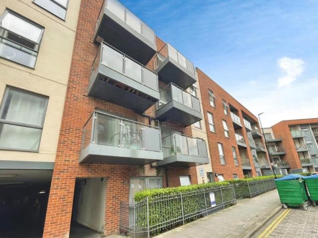 Flat for rent in Woolston, City Of Southampton