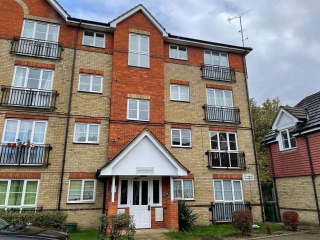 Flat for rent in London Borough of Lewisham, Greater London