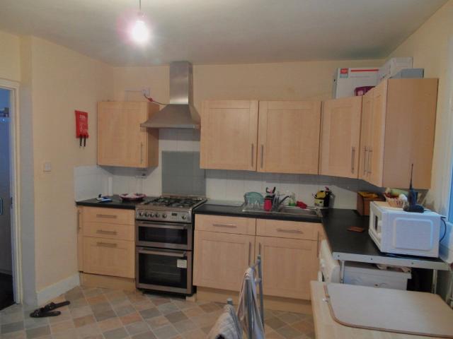 Flat for rent in Plashet, Greater London
