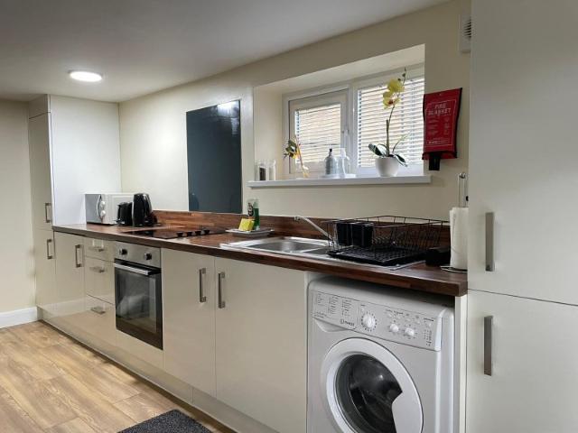 Flat for rent in Frizinghall, West Yorkshire