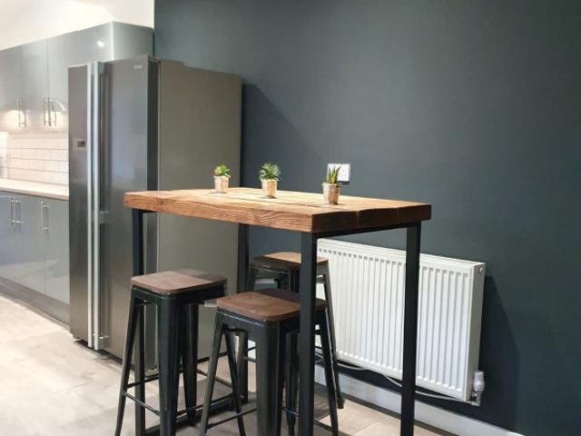 Flat for rent in Elm Park, Calderstones