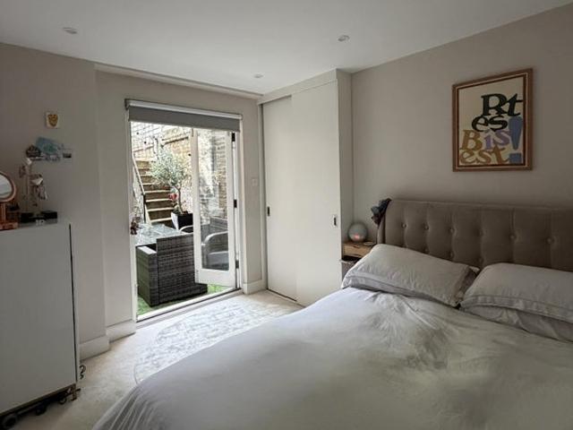 Flat for rent in Earl's Court, Greater London