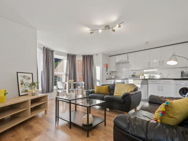 Flat for rent in Little Woodhouse, Leeds