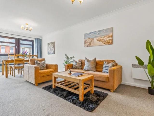 Flat for rent in Newtown, Reading