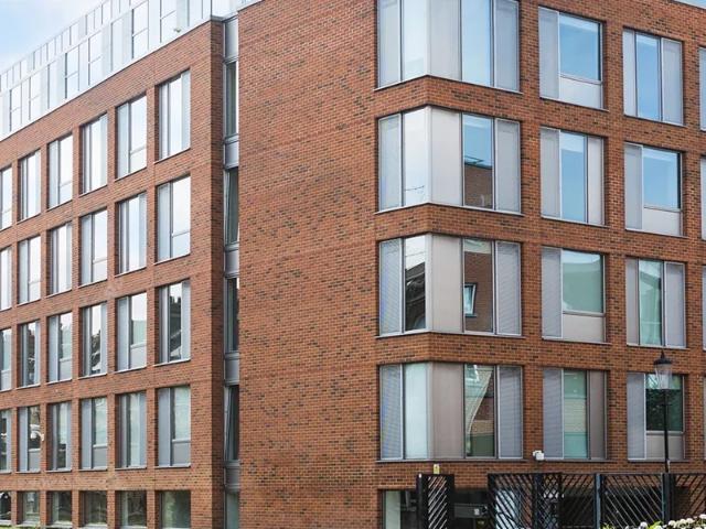 Flat for rent in North Kensington, Greater London