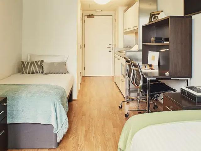 Flat for rent in North Kensington, Greater London