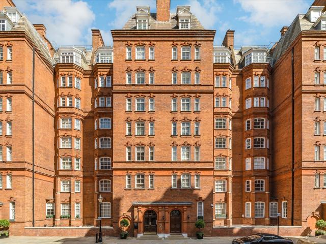 Flat for rent in Knightsbridge, Greater London