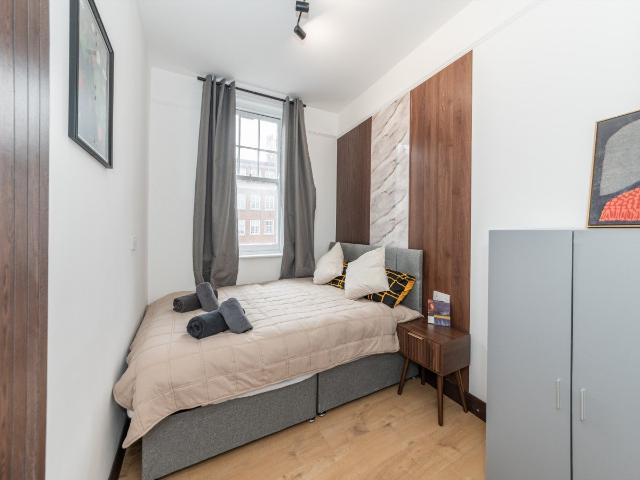 Flat for rent in Kensington, Greater London
