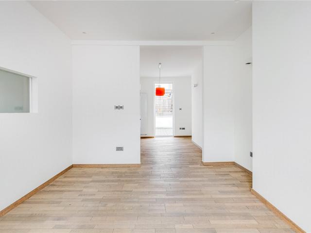 Flat for rent in Kensington, Greater London