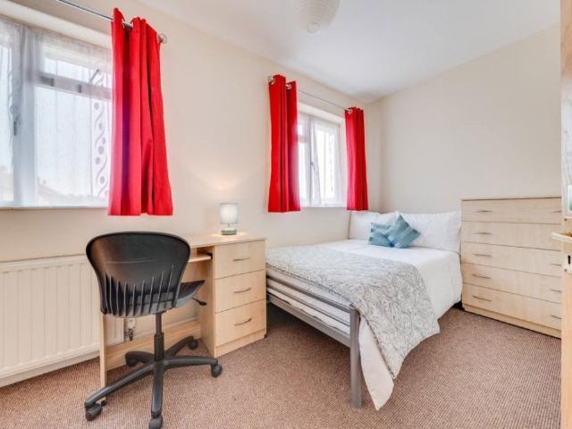 Flat for rent in Canterbury, Barton Estate