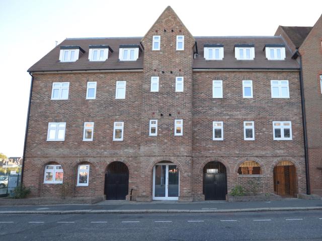 Flat for rent in Longfield and New Barn, Monks Orchard