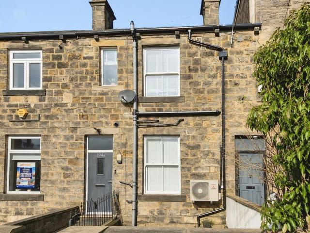 Flat for rent in Farsley, West Yorkshire