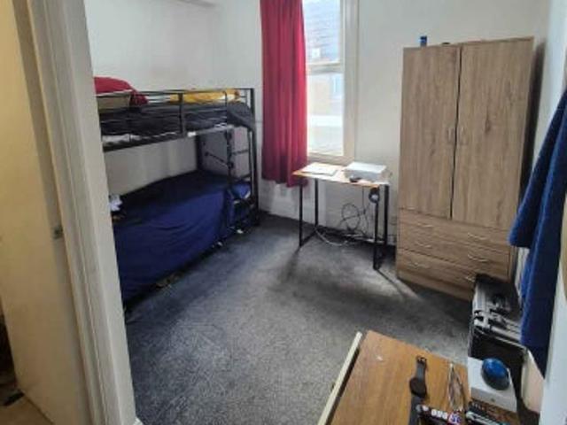 Flat for rent in London Borough of Croydon, Greater London