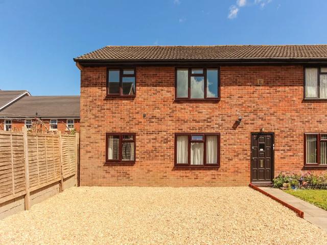 Flat for rent in Yeovil, Somerset