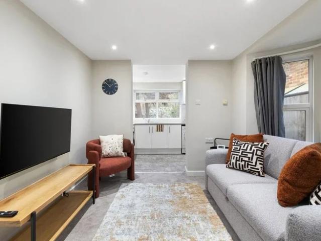 Flat for rent in Kensal Town, Greater London