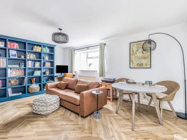 Flat for rent in Littlecote, West Sussex